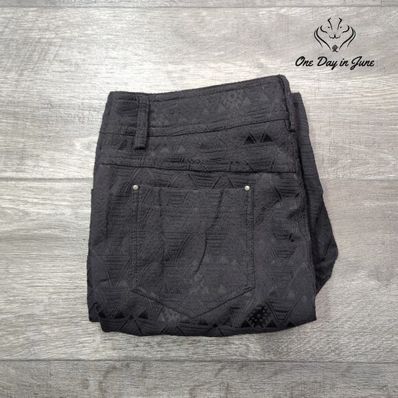 89th & Madison Cropped Textured Pants Size 10 - Picture 6 of 6